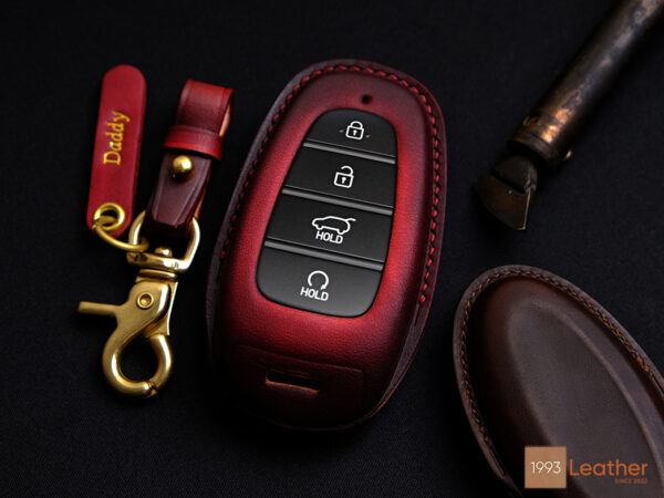 The Hyundai SANTA FE key fob cover offers many benefits for your car keys.