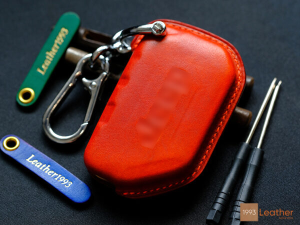 We use Veg-tanned leather as the primary material for the Gladiator key fob cover.