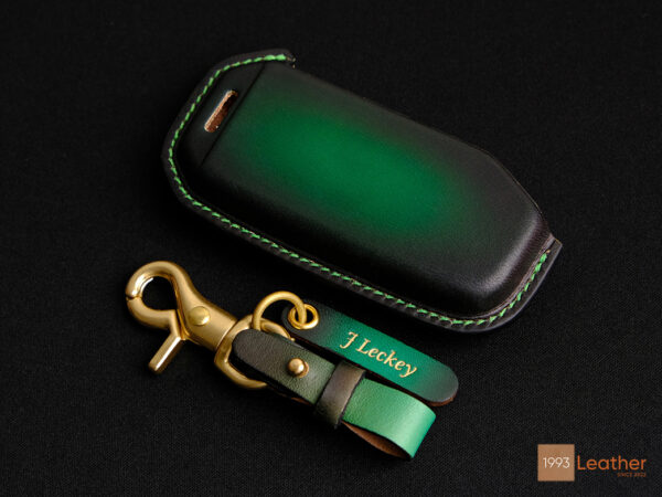 The KIA EV6 EV9 key fob cover is made from premium Veg-tanned leather.