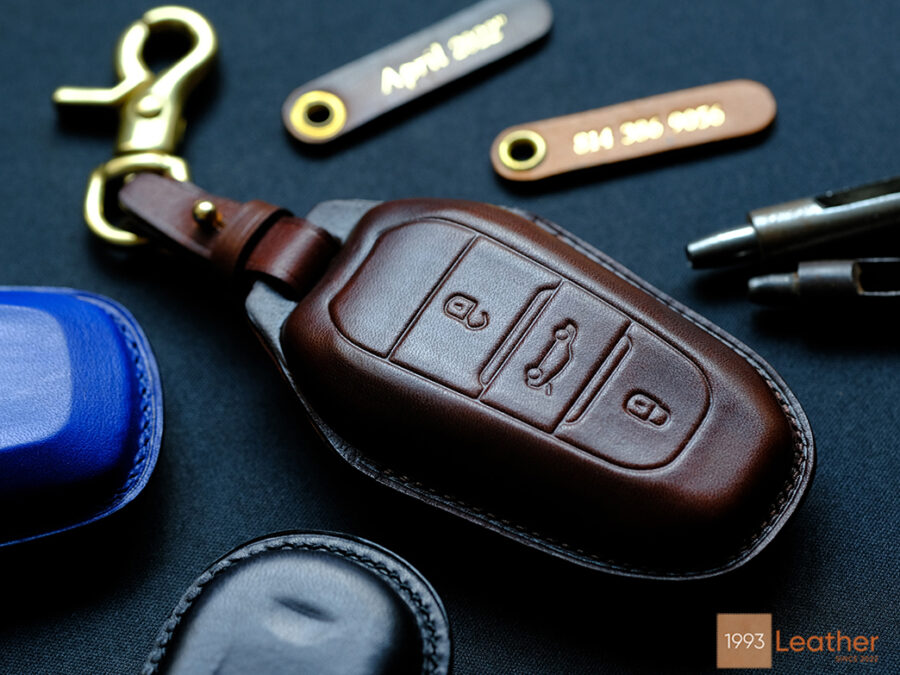 Peugeot 3008 key fob cover made of high-quality Veg-Tanned leather, offering durability and a luxurious design.