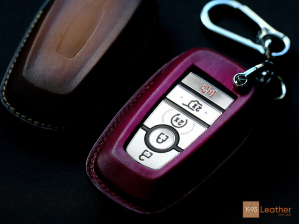 You can choose between the exposed button key fob cover and the fully buttoned design.