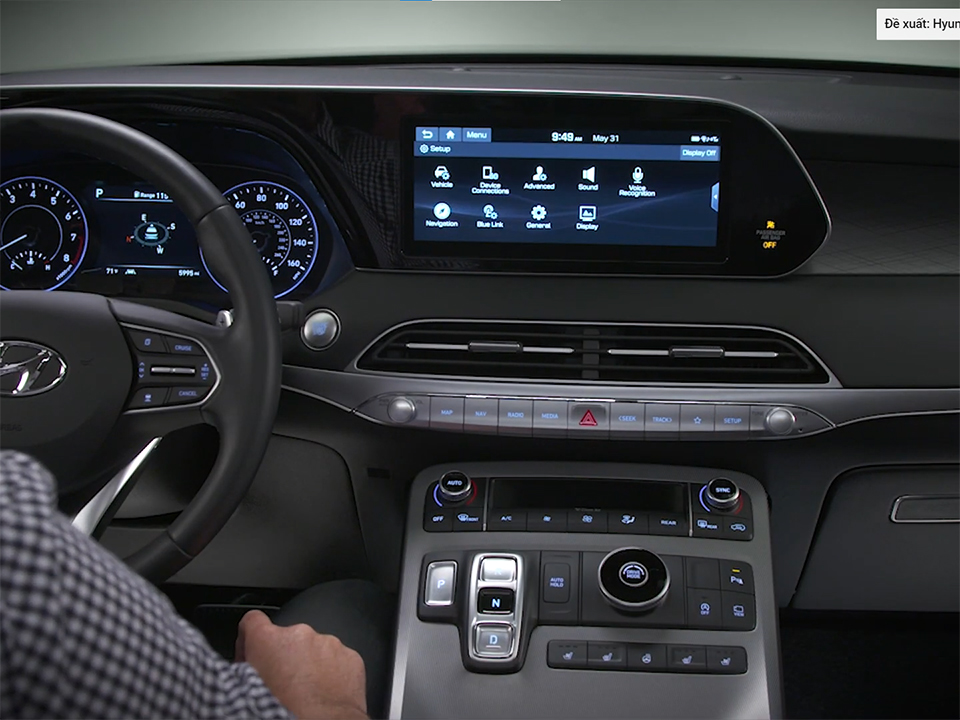 Music/ Sound Systems in Hyundai Tucson - Mini Bar in Car