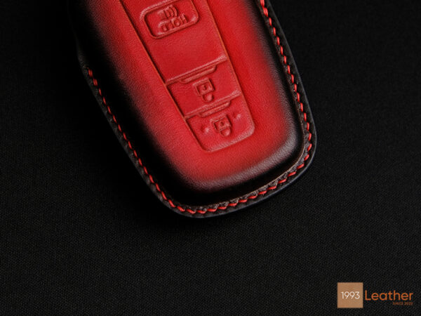 Toyota 4Runner key case has delicate and precise stitching.