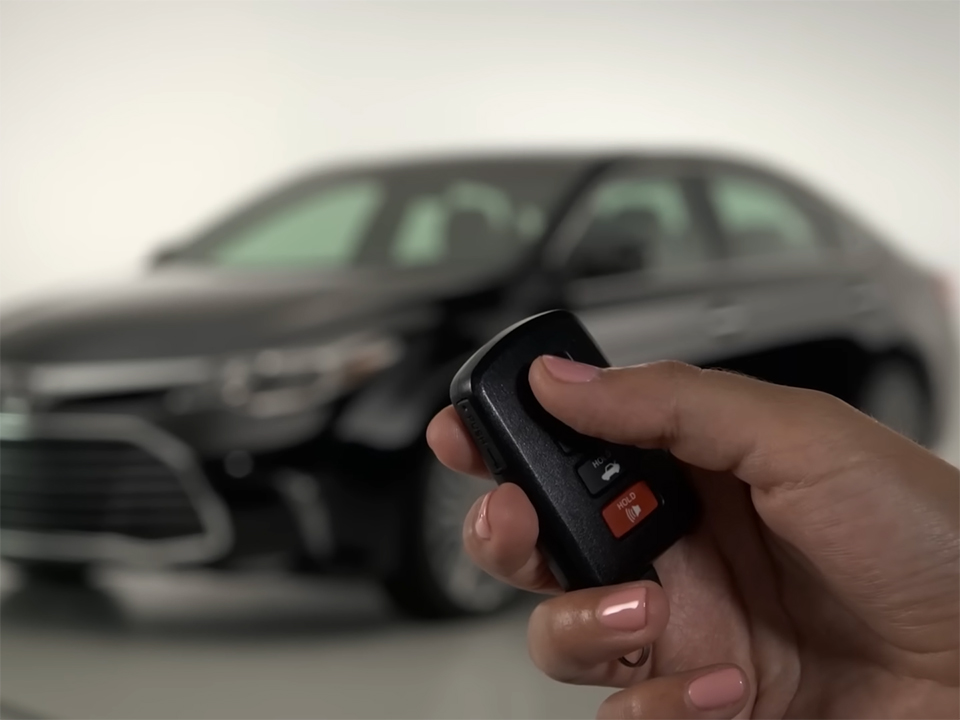 2 Easy ways to Use and Protect Toyota Smart Key