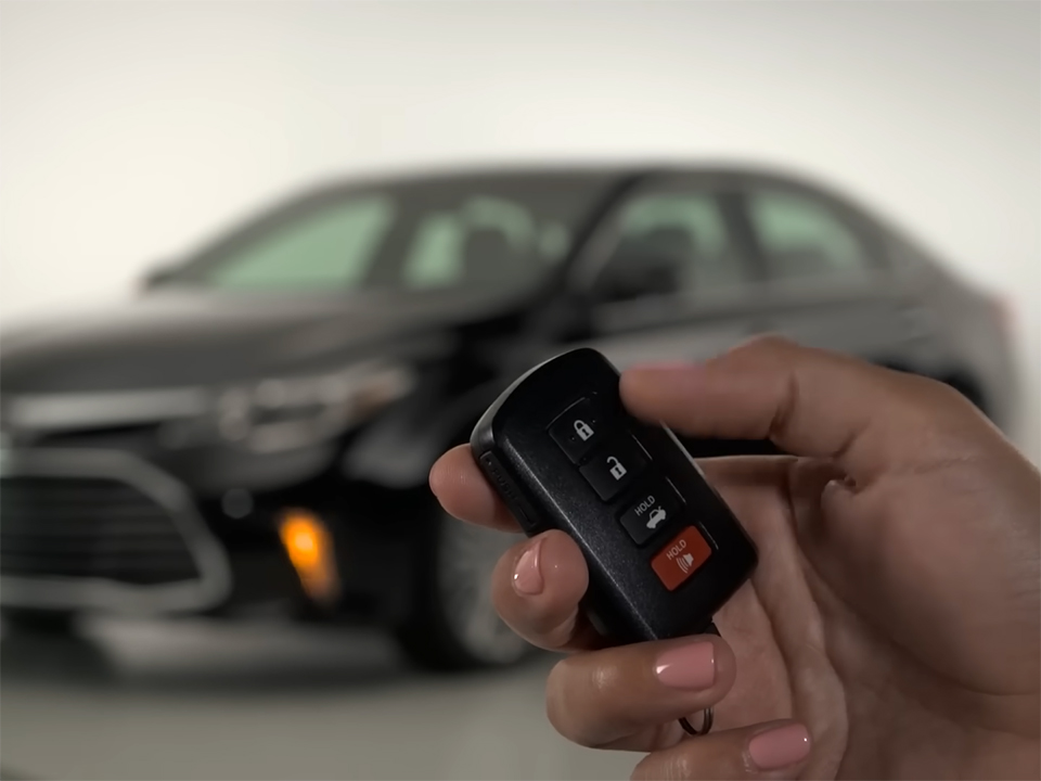 2 Easy ways to Use and Protect Toyota Smart Key