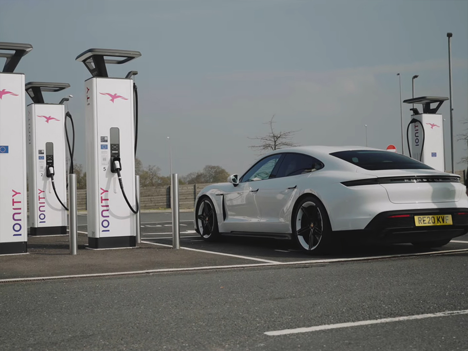 How Simple is It to Charge a Porsche Taycan by DC