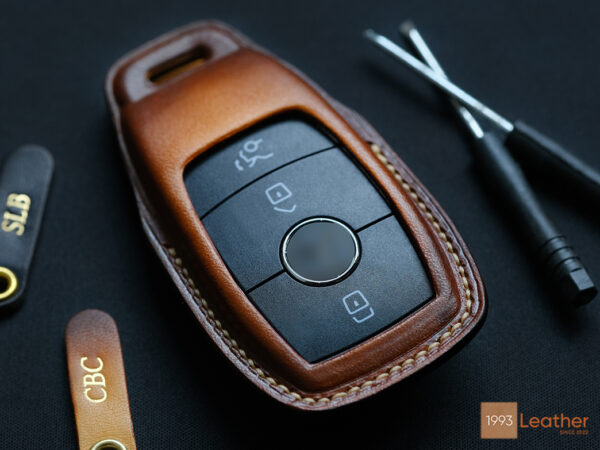 Mercedes GLC-Class key fob cover made of high-quality Veg-tanned leather.