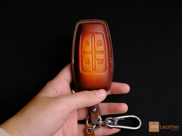 The key cover fits snugly with the key, enhancing the grip experience when using it.