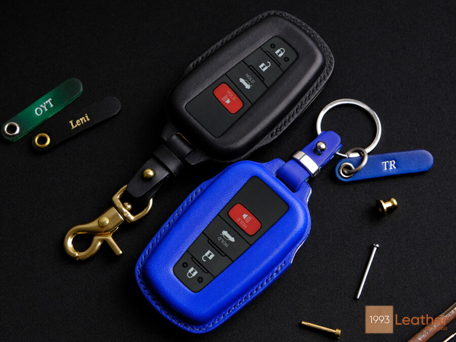 Toyota Camry key fob cover made of top-quality Veg-tanned leather for durability and elegance.