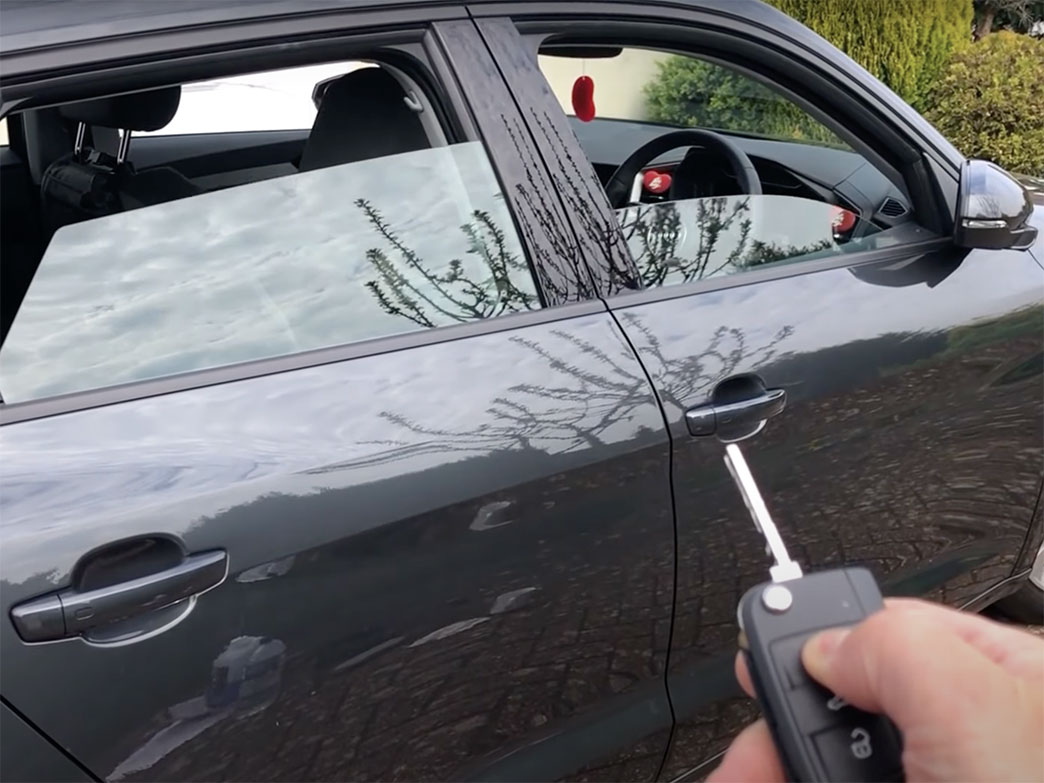 Tips Raise up and down Audi window easily with remote