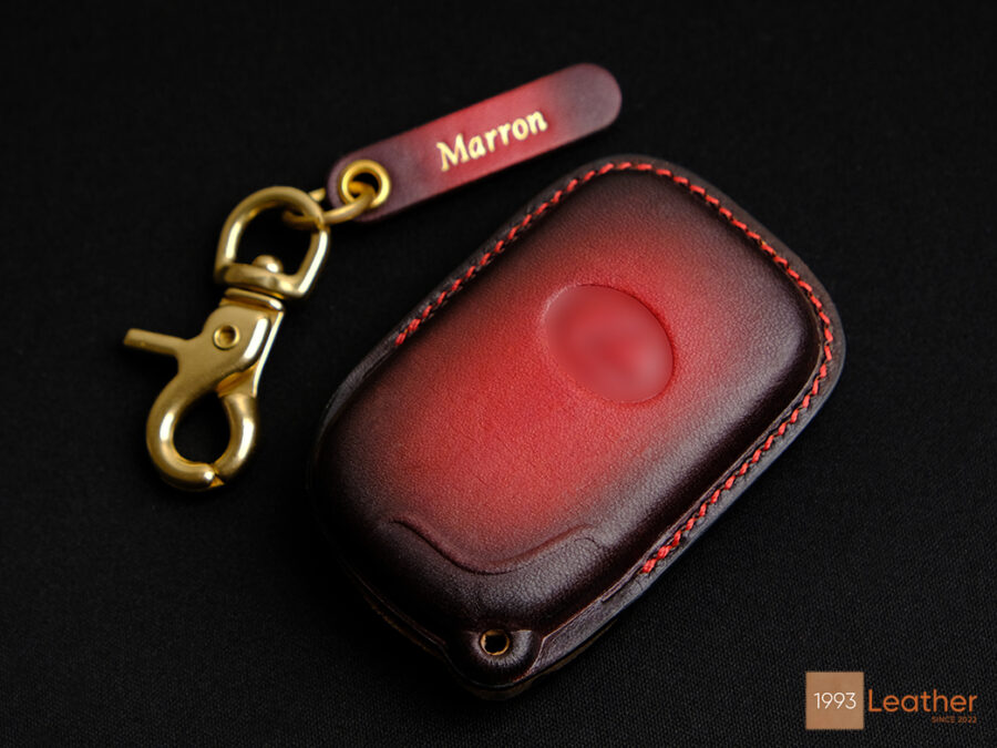 The key fob covers are made from premium Veg-tanned leather.