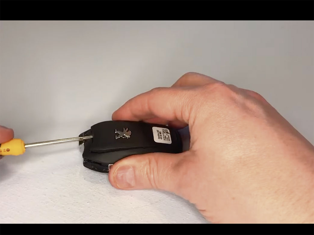 How To Change Peugeot 5008 Key Fob Battery