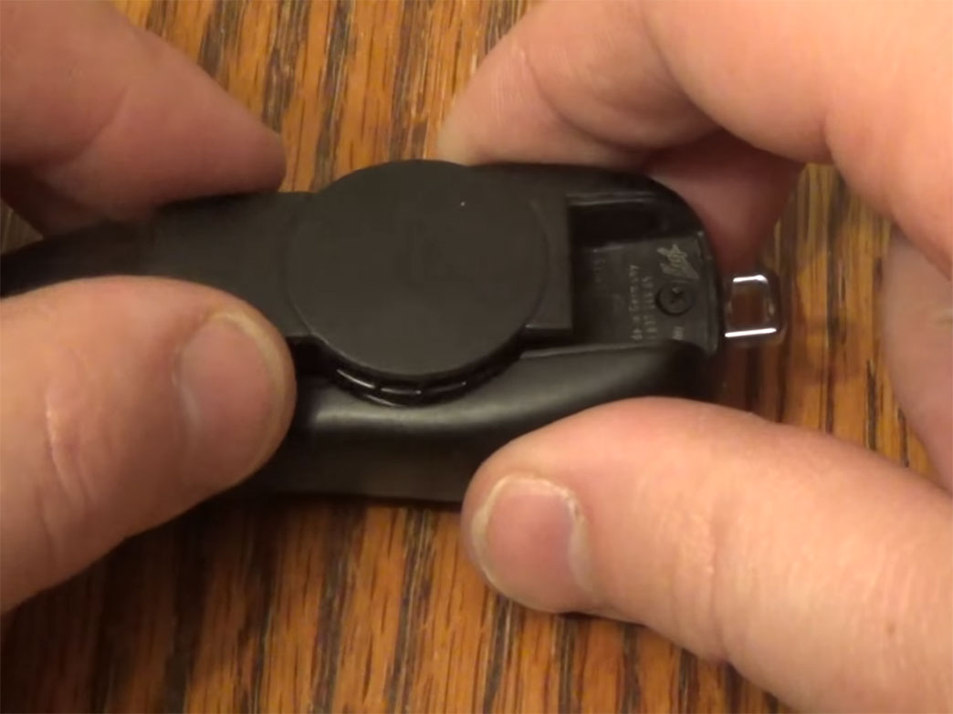 How to change Key fob Battery on Porsche Panamera