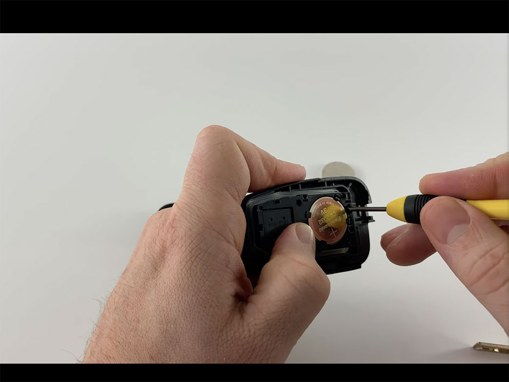 How To Change A Toyota Camry Remote Fob Smart Key Battery