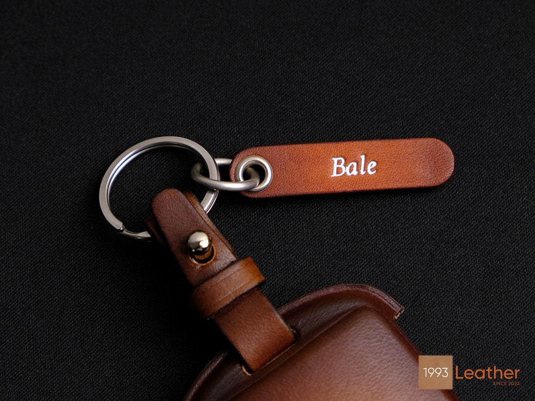 With our stylish, enthusiast-designed Mazda 2 key fob covers accentuated with a lovely patina, you can up your key game.