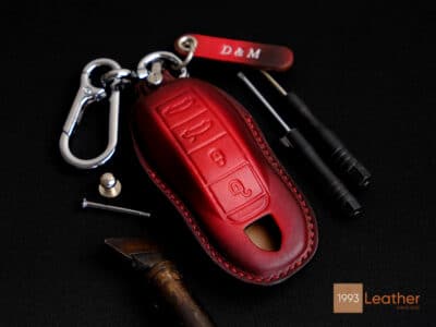 Protect your Porsche 911 key with a leather key case