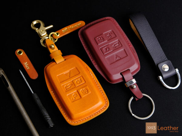 Land Rover Discovery and Discovery Sport key fob cover made from high-quality Veg-tanned leather.