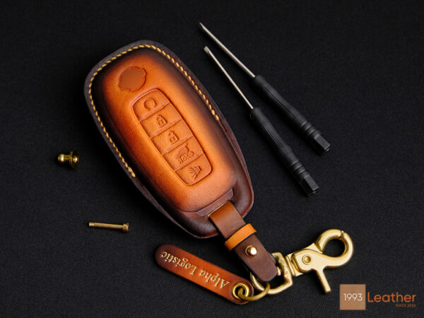 Nissan Micra key fob cover made of high-quality Veg-tanned leather for a luxurious finish.