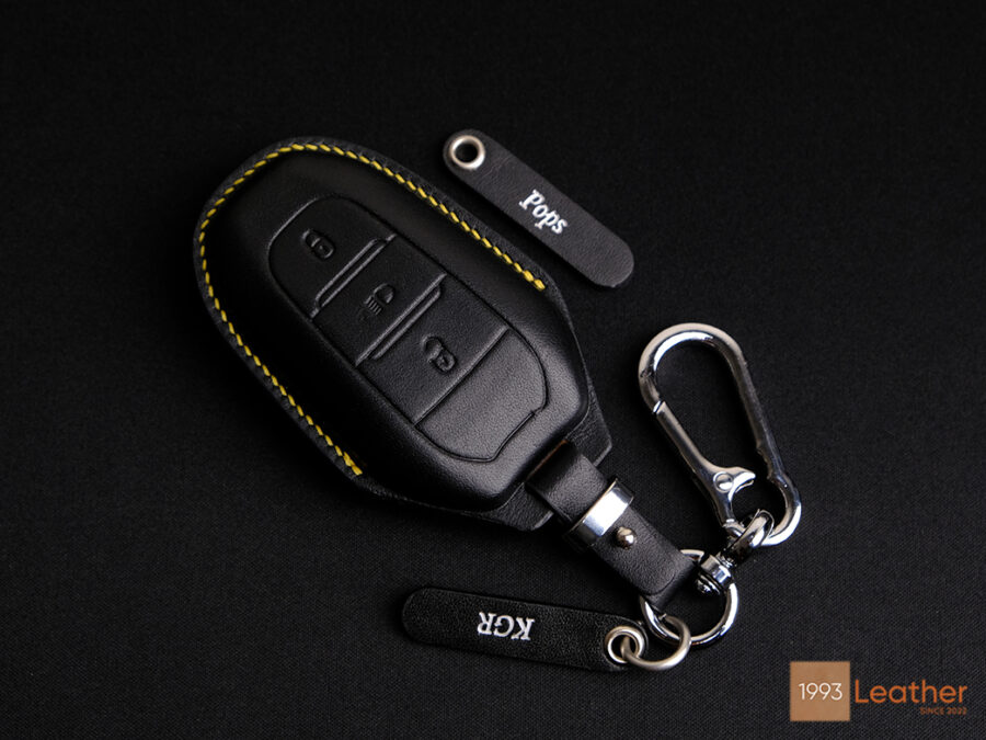 High-quality Peugeot 408 Key Fob Cover made of Veg-Tanned leather.