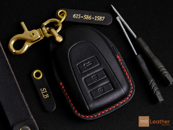 High-quality Toyota Vios Key Fob Cover made of Vegtan leather, offering durability and elegance.