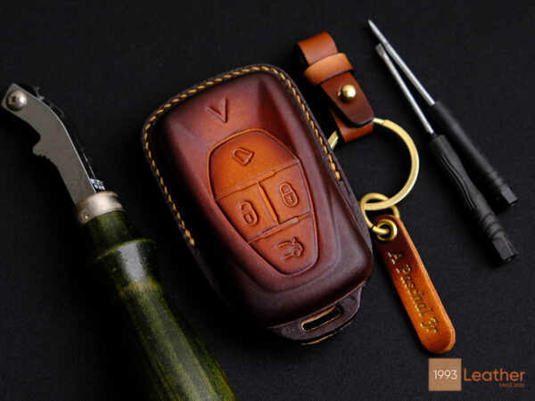 VinFast VF 5 Key Fob Cover made from high-quality Veg-Tanned leather.