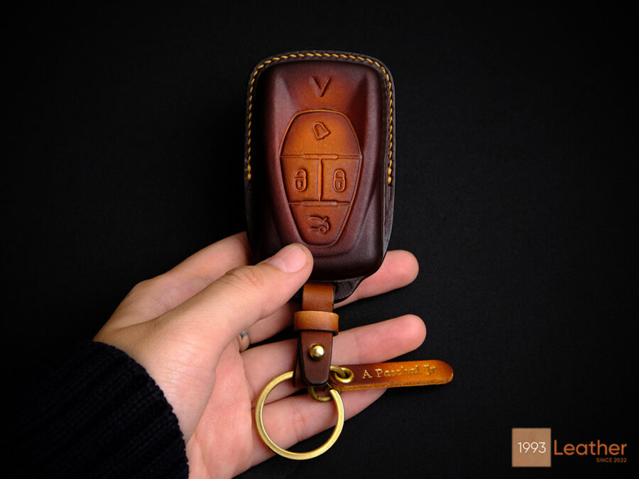 Premium leather VinFast VF 5 key fob cover with scratch-resistant protection.