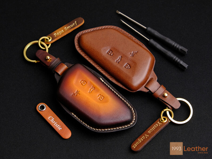Volkswagen Atlas key fob cover made of high-quality Vegtan leather.