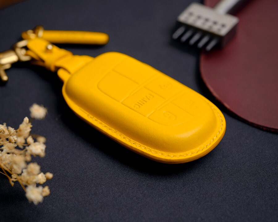 Top-tier leather key fob cover for Jeep Compass featuring precise stitching that enhances durability and luxury appeal.