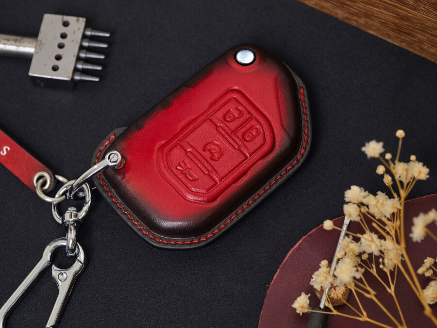 The left side of Jeep Wagoneer key fob cover completely covered the key everywhere