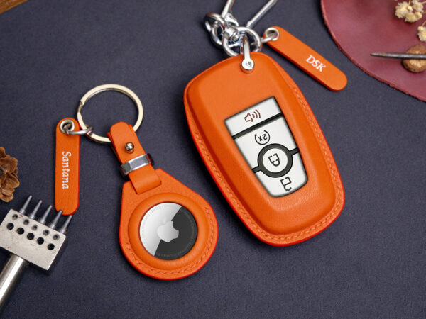Leather Airtag Keychain